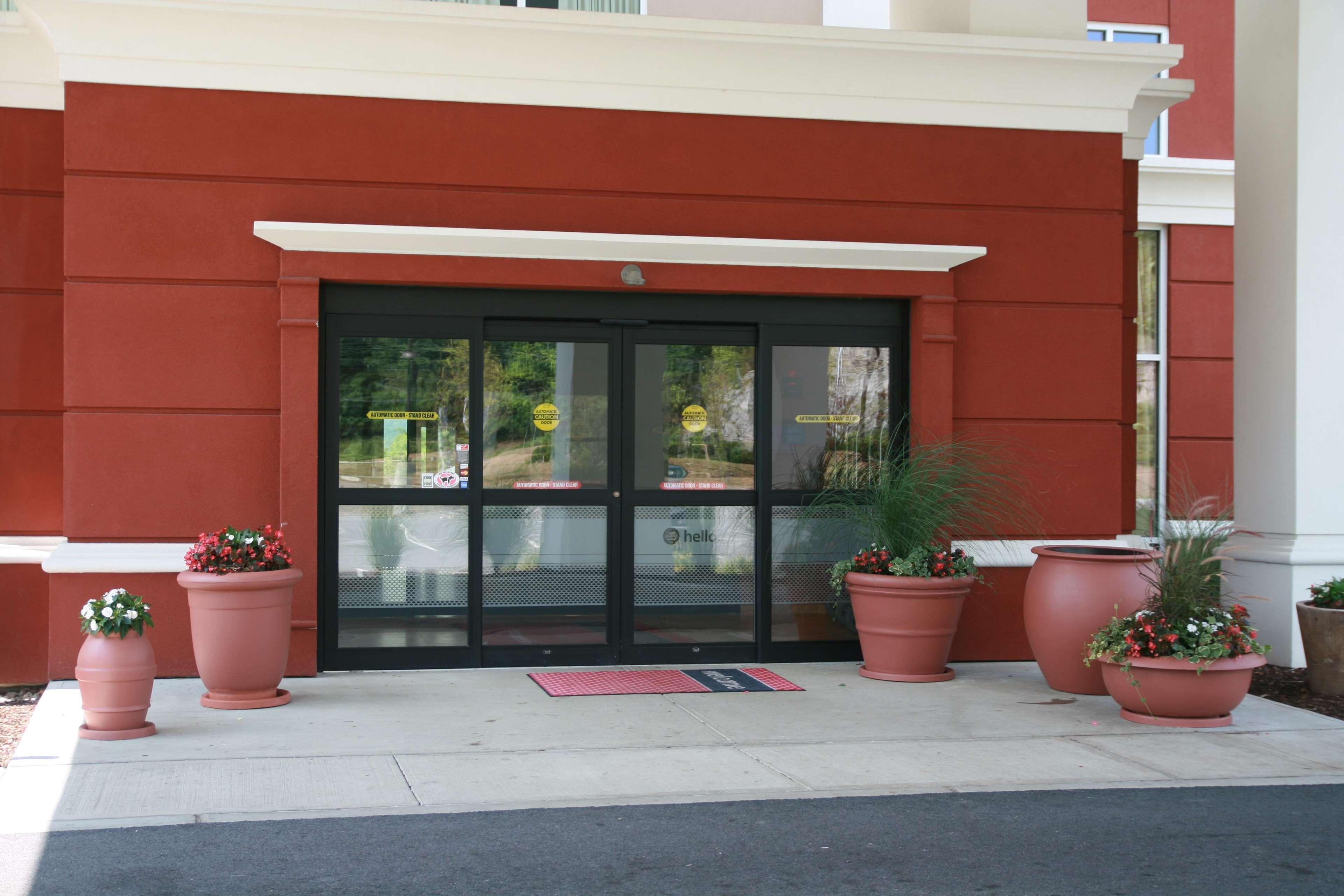 Hampton Inn & Suites Poughkeepsie Spackenkill Buitenkant foto