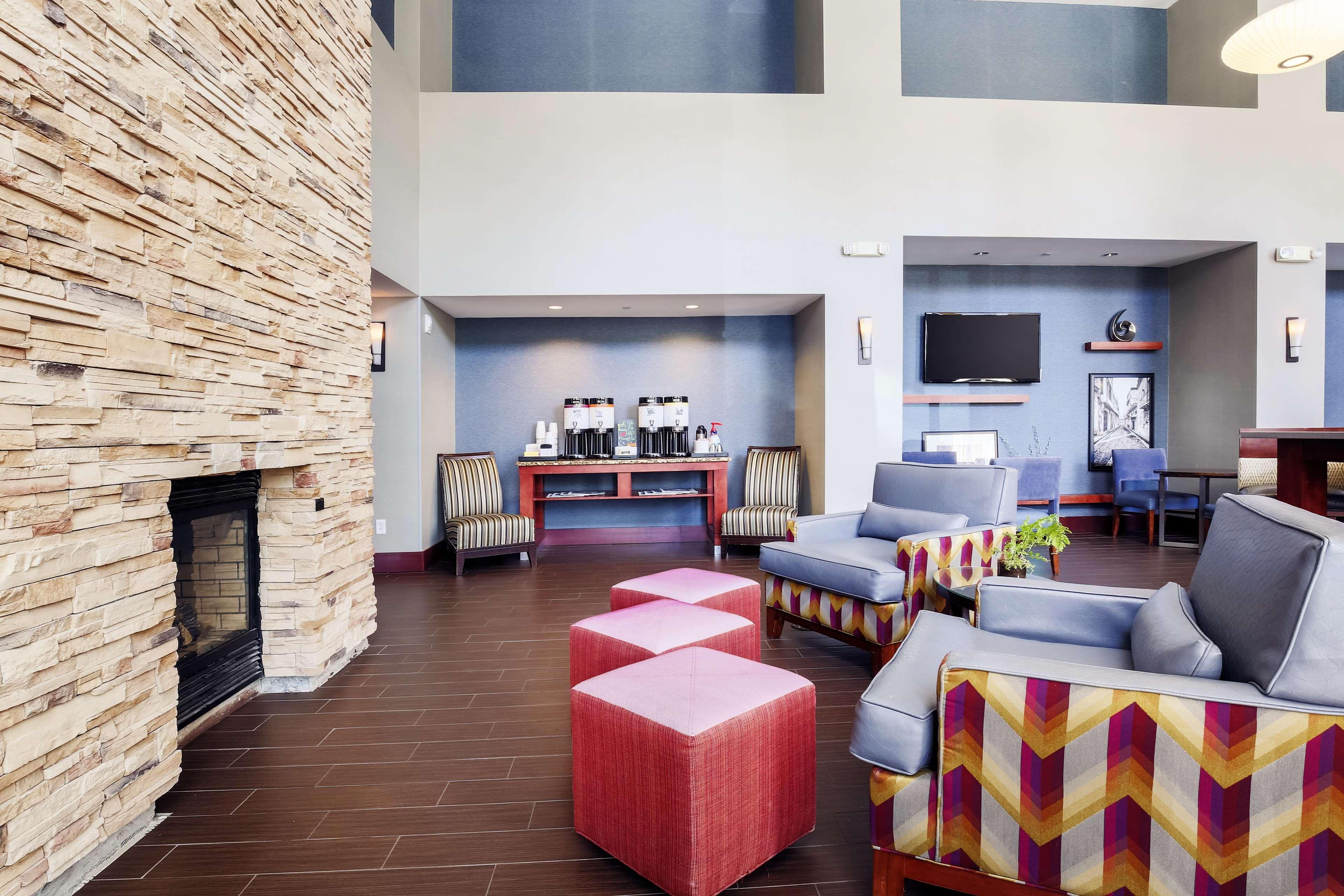 Hampton Inn & Suites Poughkeepsie Spackenkill Buitenkant foto