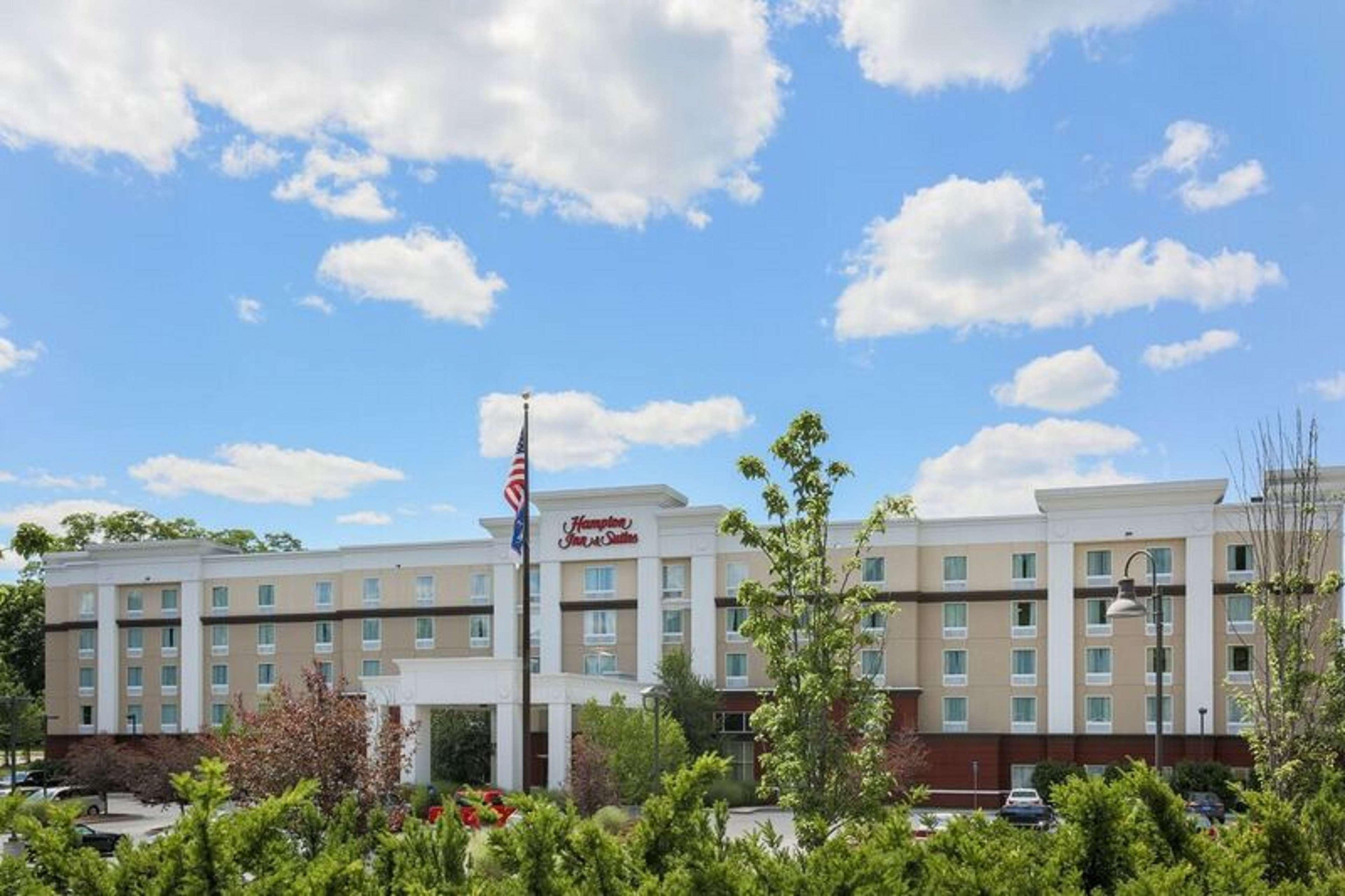 Hampton Inn & Suites Poughkeepsie Spackenkill Buitenkant foto