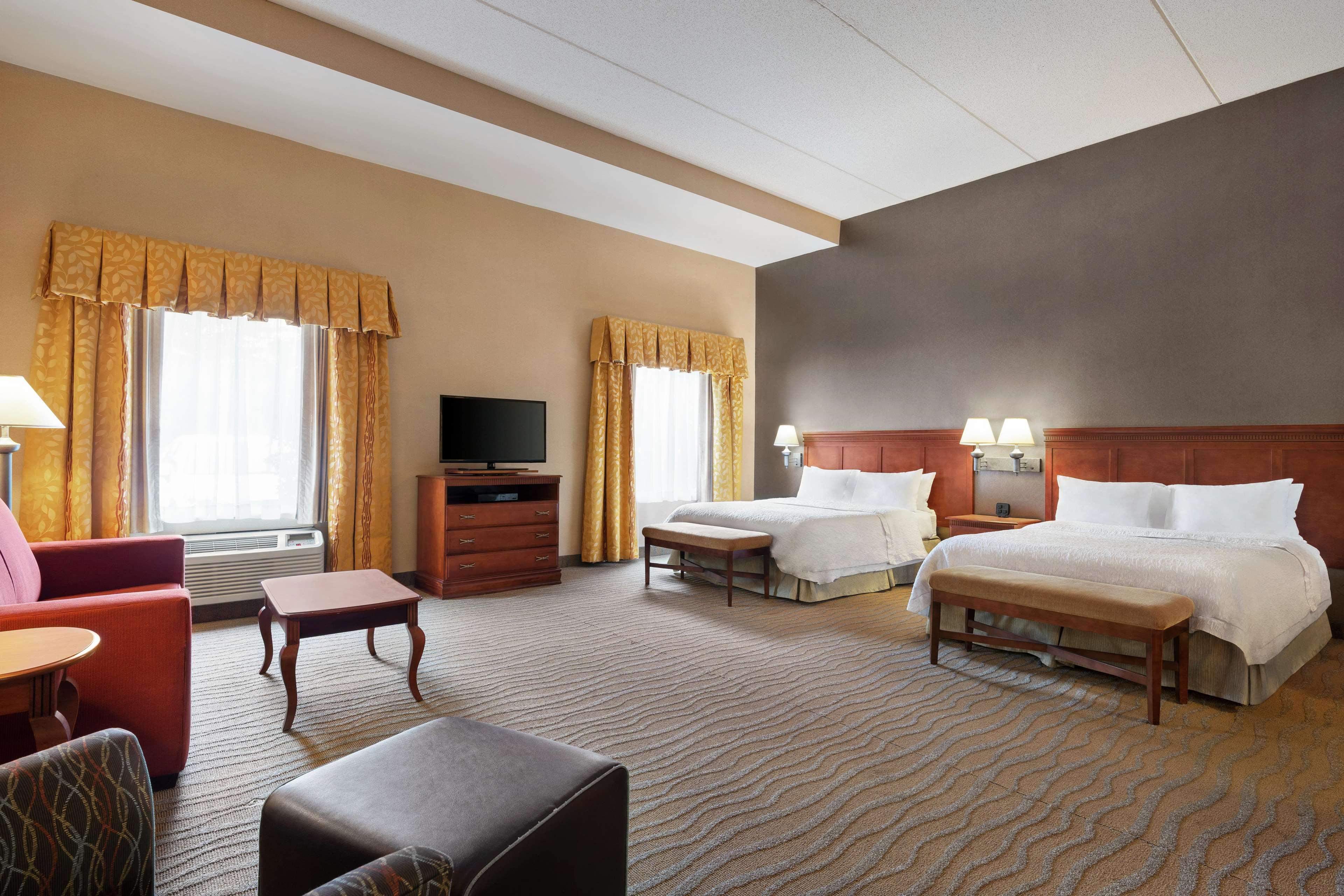Hampton Inn & Suites Poughkeepsie Spackenkill Buitenkant foto