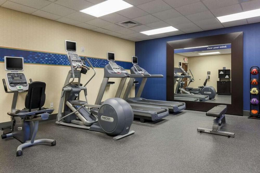 Hampton Inn & Suites Poughkeepsie Spackenkill Buitenkant foto