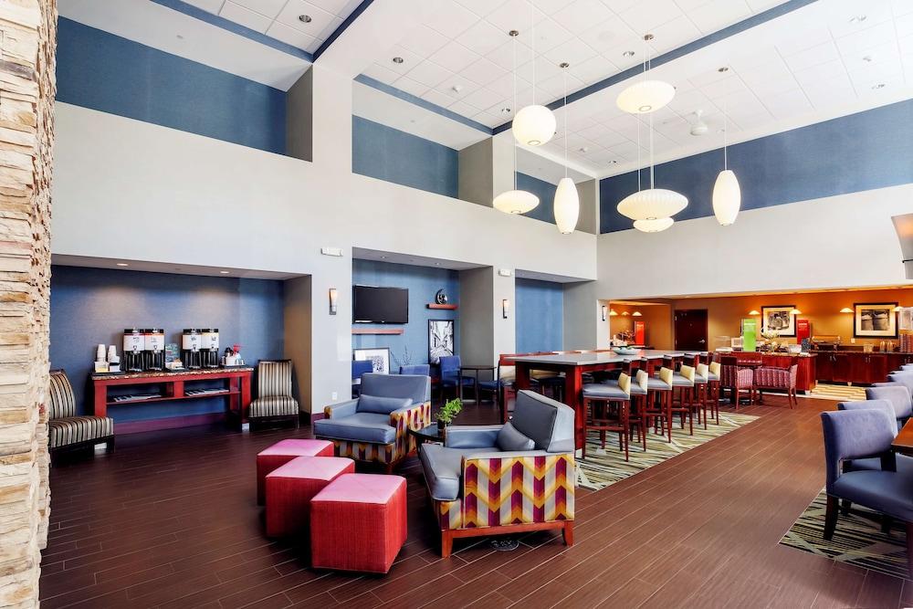Hampton Inn & Suites Poughkeepsie Spackenkill Buitenkant foto