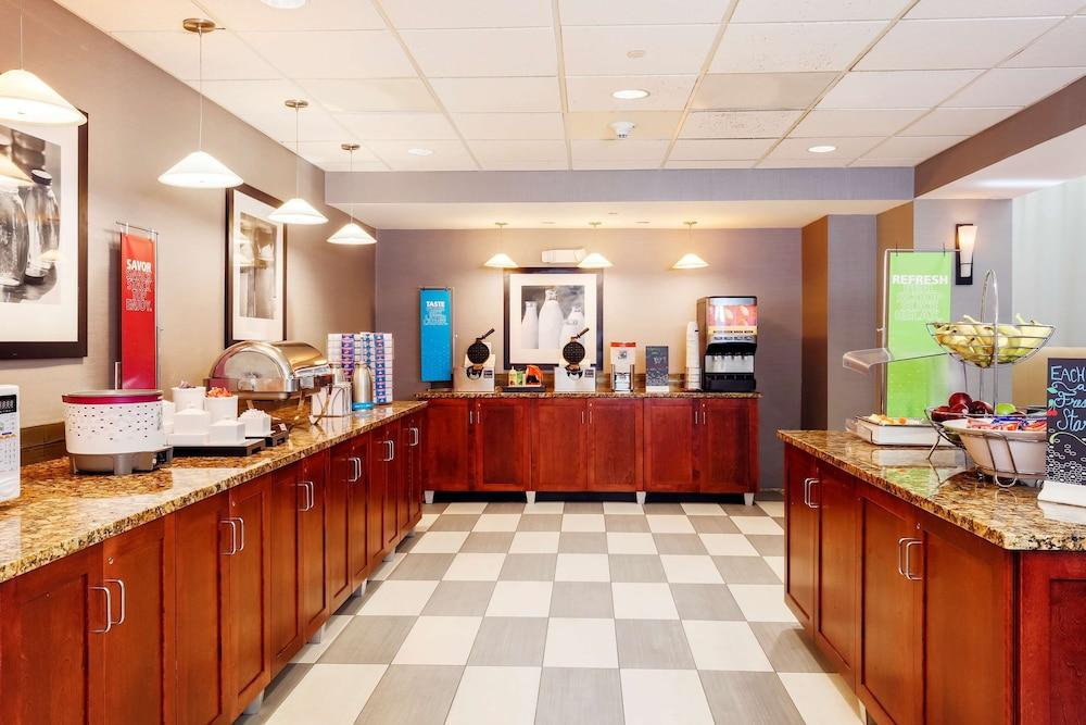 Hampton Inn & Suites Poughkeepsie Spackenkill Buitenkant foto