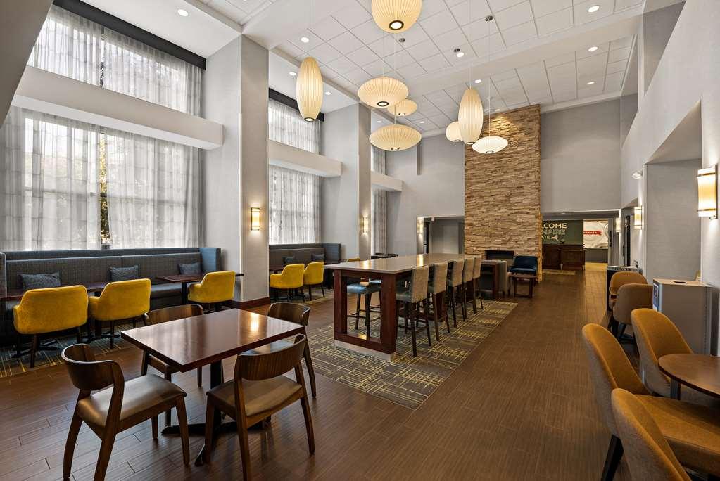 Hampton Inn & Suites Poughkeepsie Spackenkill Restaurant foto