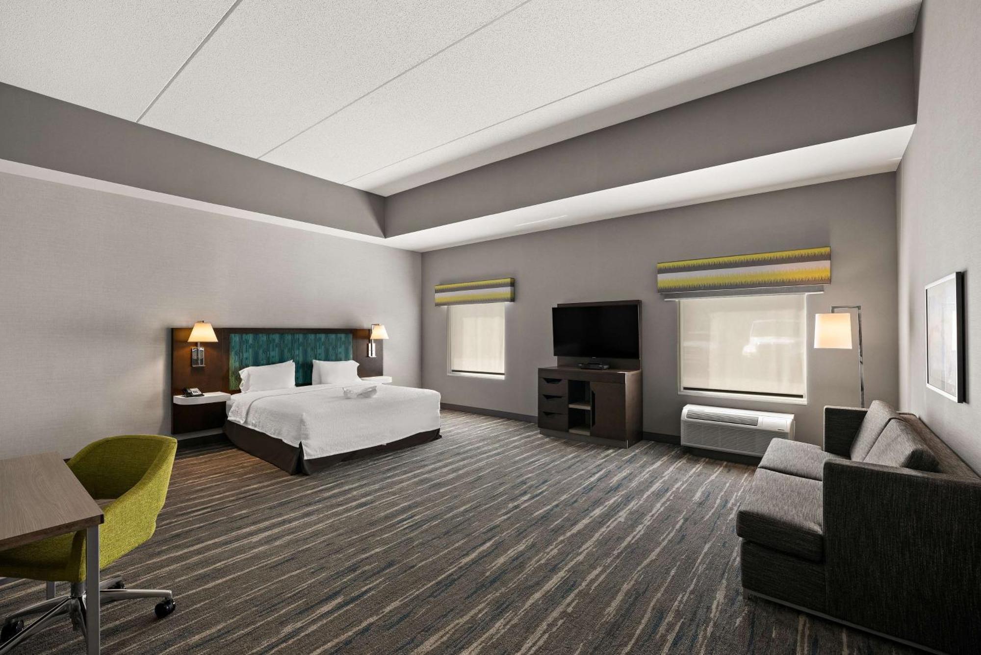 Hampton Inn & Suites Poughkeepsie Spackenkill Buitenkant foto