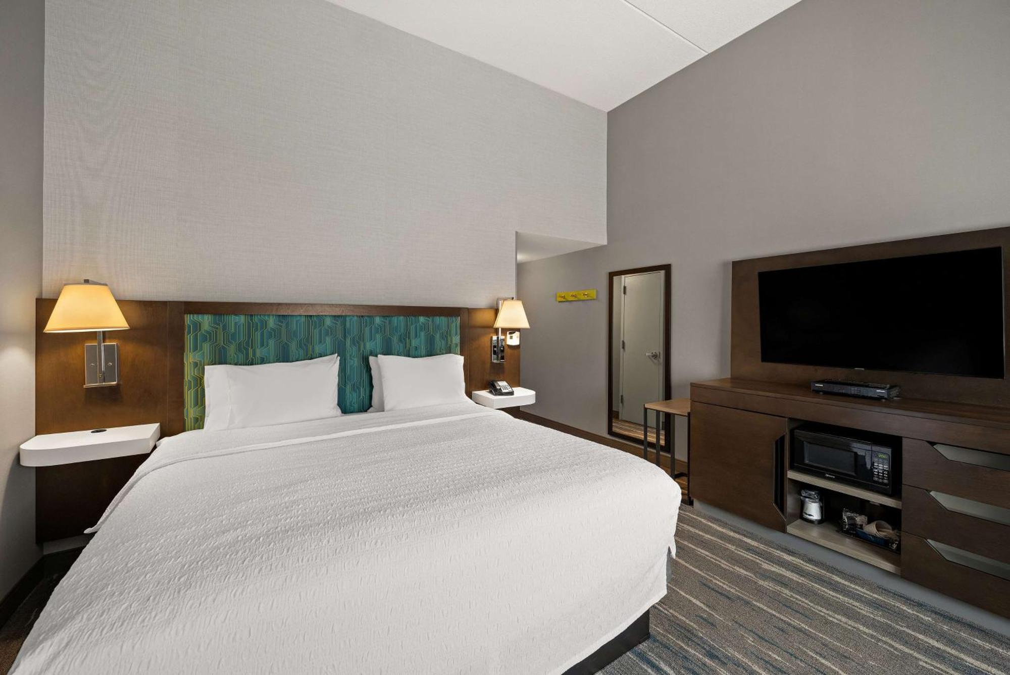 Hampton Inn & Suites Poughkeepsie Spackenkill Buitenkant foto