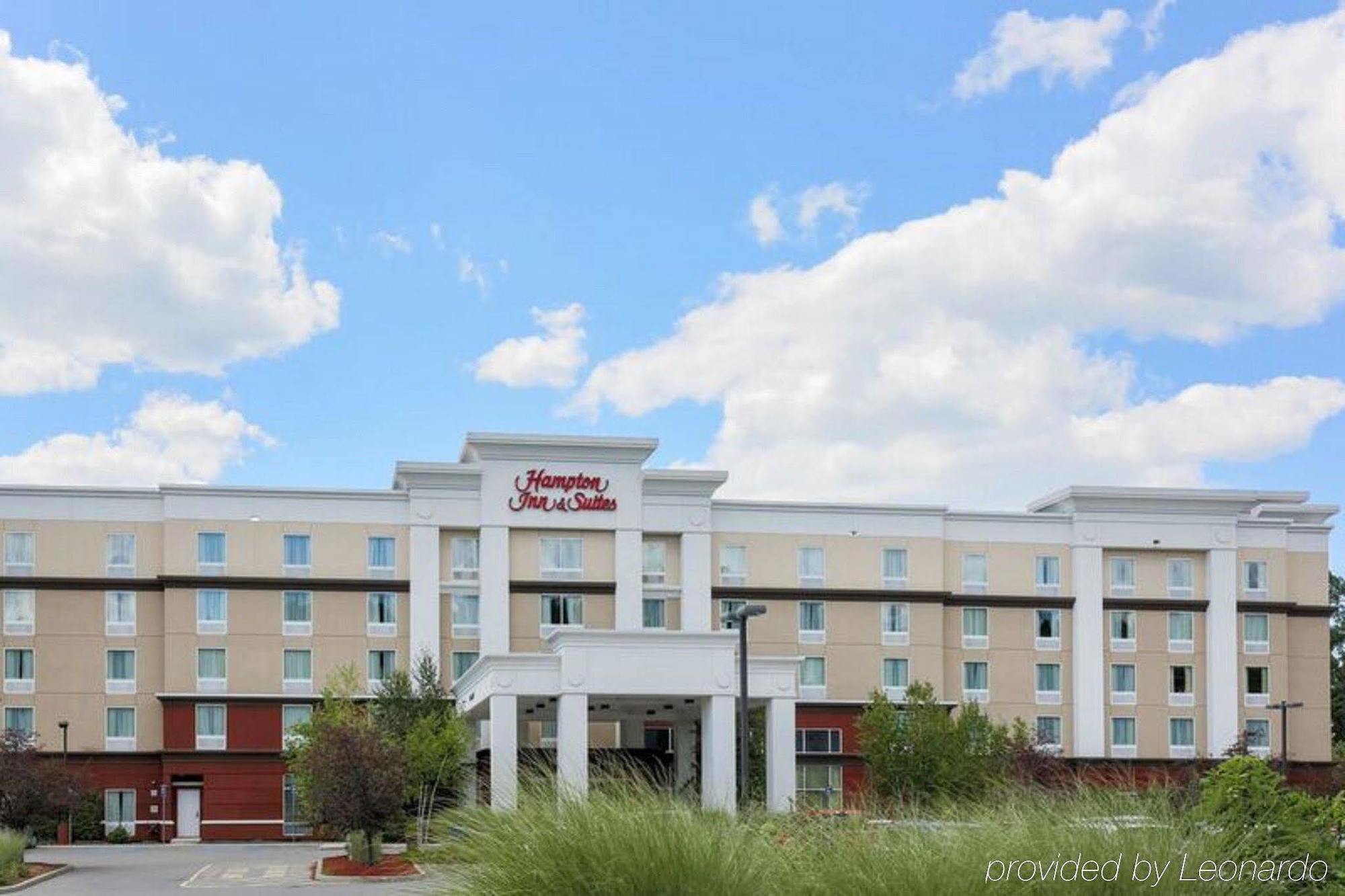 Hampton Inn & Suites Poughkeepsie Spackenkill Buitenkant foto